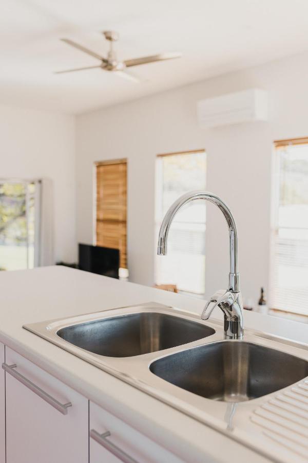 S T U D I O 22 Peaceful Retreat With Garden Views Apartment Port Lincoln Bagian luar foto